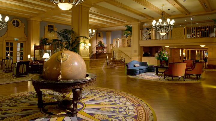Yacht_Club_lobby